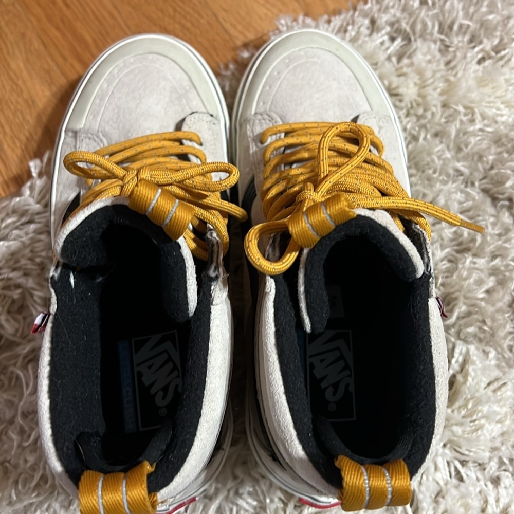 Vans - Picture 4 of 6
